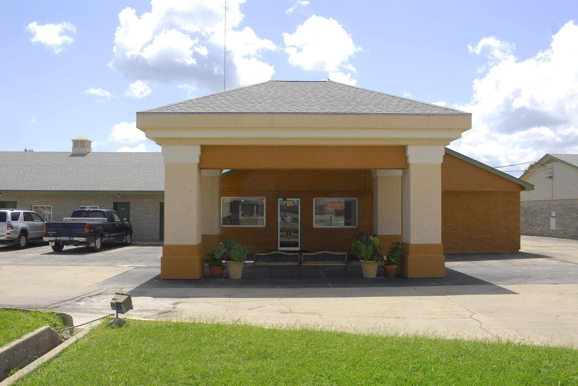 America's Best And * Emporia